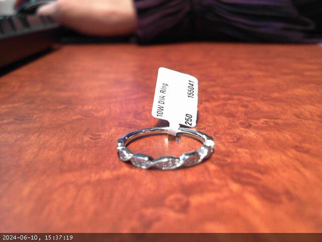 10 Karat White Gold Ring with Natural Diamond 0.100 Carats