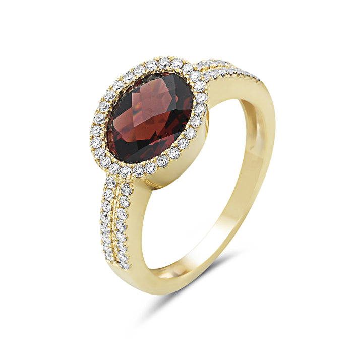 Rose Cut Garnet Ring in 14 Karat Yellow Gold - Oval Shape 1.61