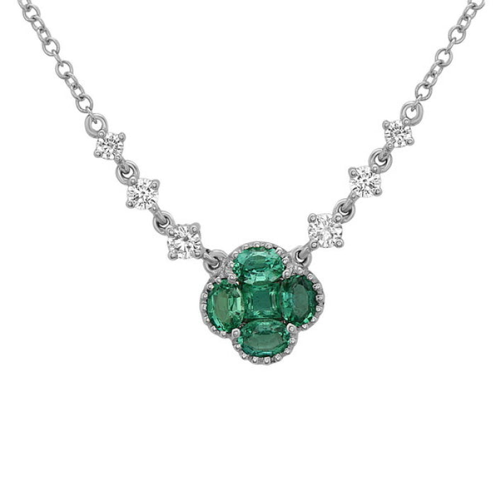 18 Karat White Gold Clover Station Necklace with 0.72 Carat Emerald