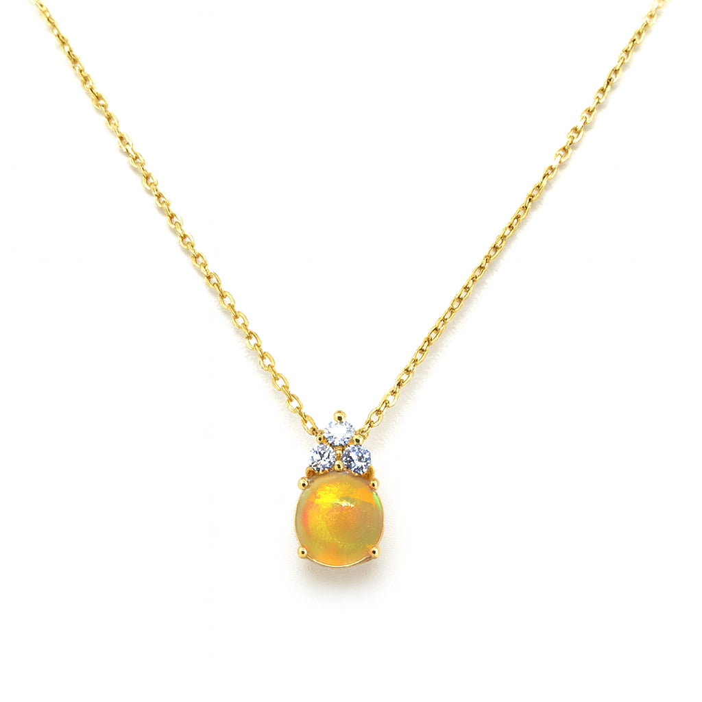 14 Karat Yellow Gold Opal Round Shape Necklace - 0.85 Carat