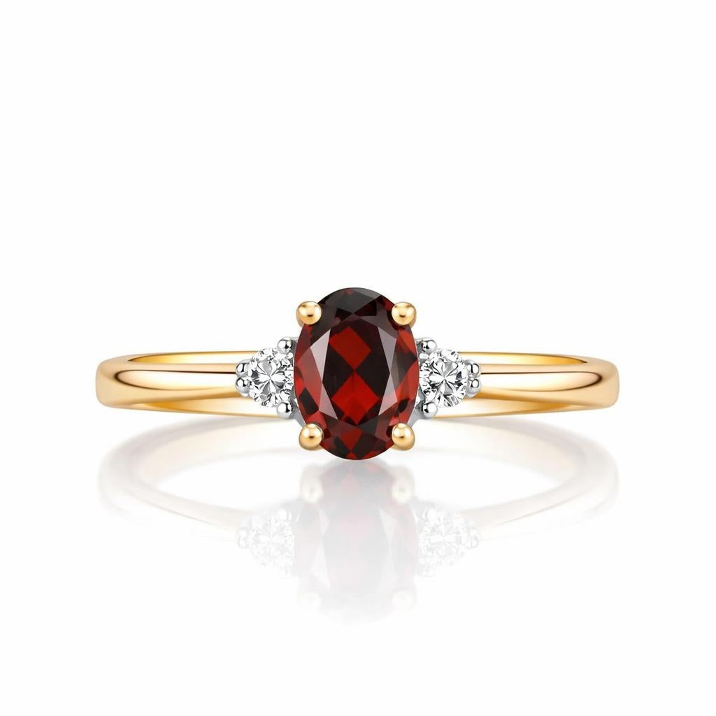 Elegant 10TT Ring with Garnet and Diamonds