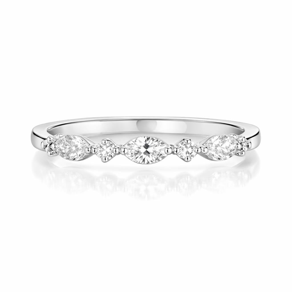 Elegant 10 Karat White Gold Ring