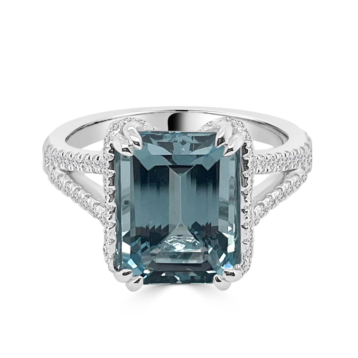 Sparkling Aquamarine Split Shank Ring in 18 Karat White Gold - 3.77 Carats